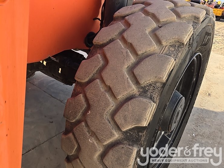 2016-sky-trak-8042-image-22