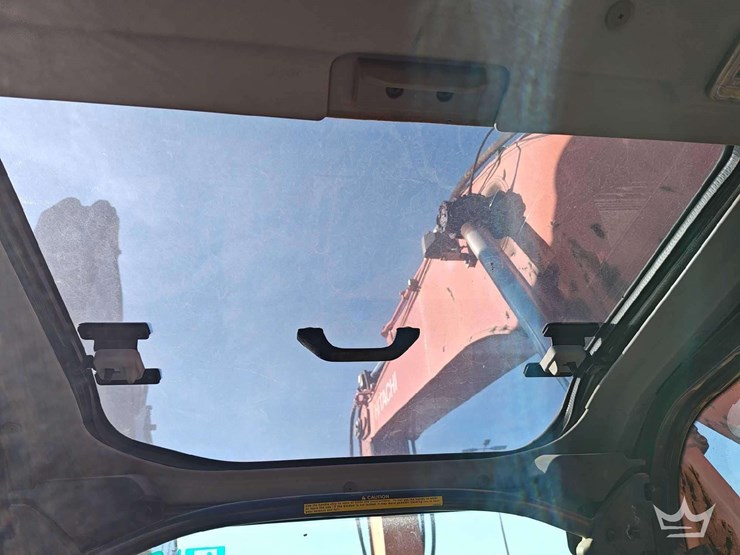 2019-hitachi-zx300-lc-image-14