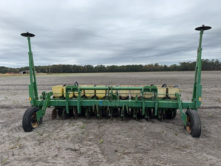 john-deere-7100-image-3