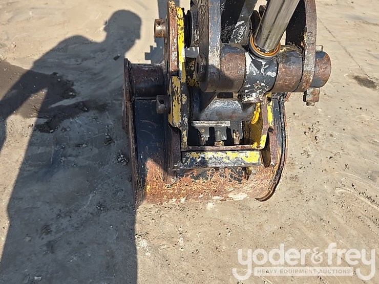 2020-deere-35g-image-12