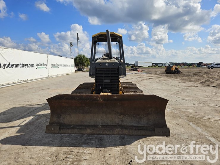 2015-deere-450j-image-16