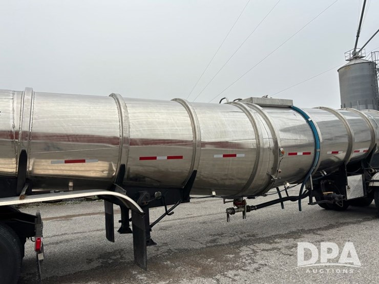 1982-trailmobile-trailer-image-3