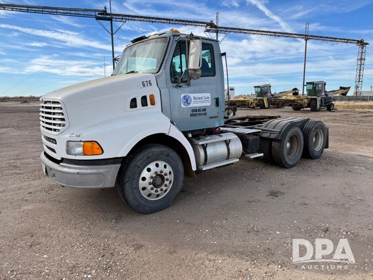 2000-caterpillar-10-image-13