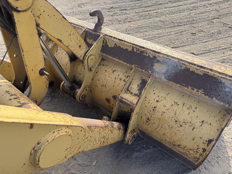 caterpillar-416b-image-26