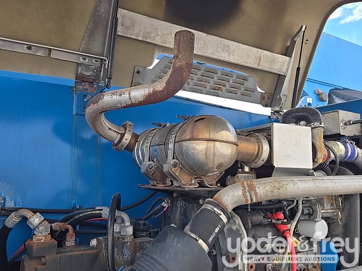 2015-genie-zx-135-image-83