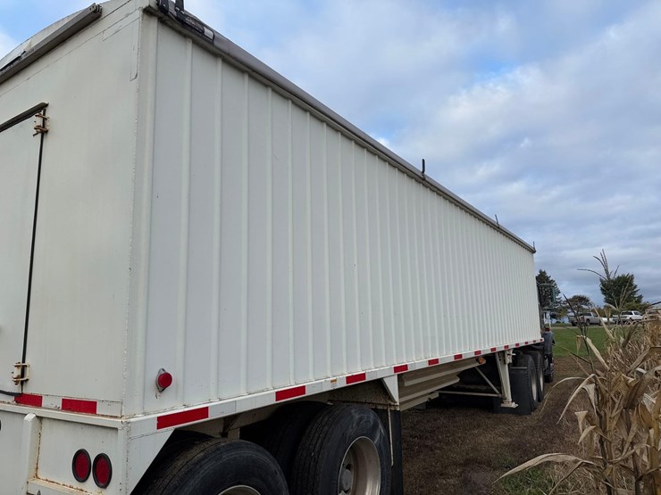 1996-agri-trader-32’-steel-hopper-bottom-trailer-image-4