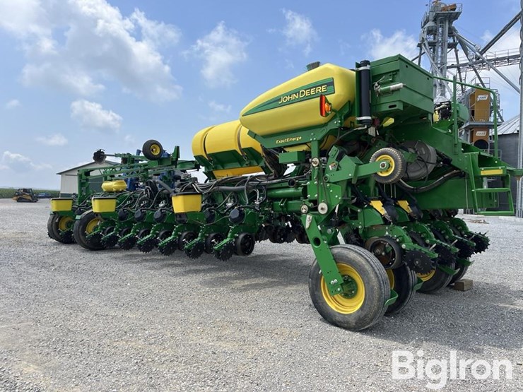 2020-john-deere-1775-image-7