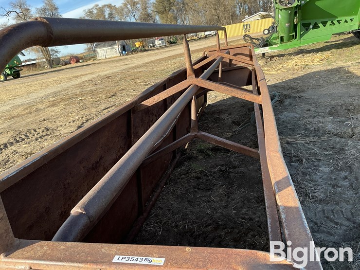 steel-bottomless-feed-bunks-image-11