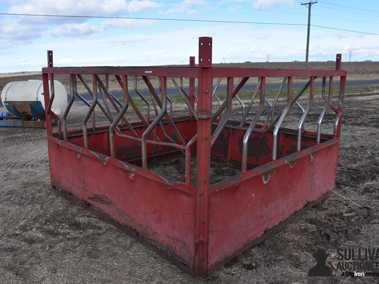 square-feeder-image-1