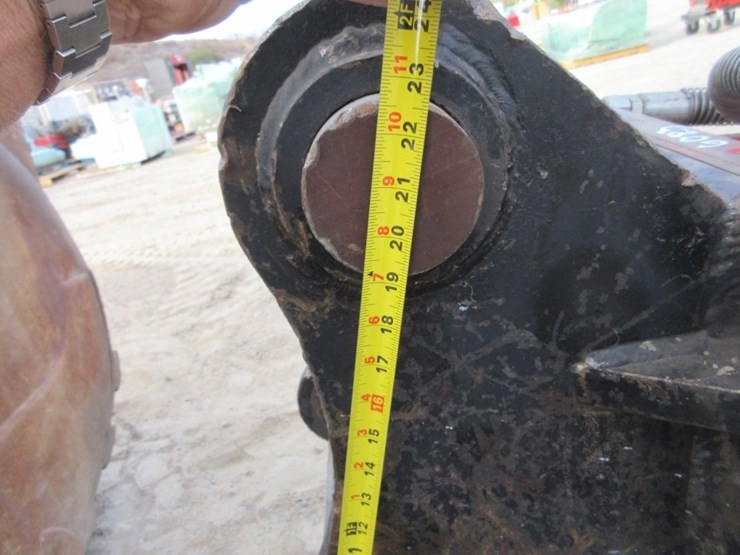 caterpillar-330-image-10