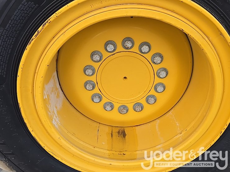 2017-deere-872g-image-86