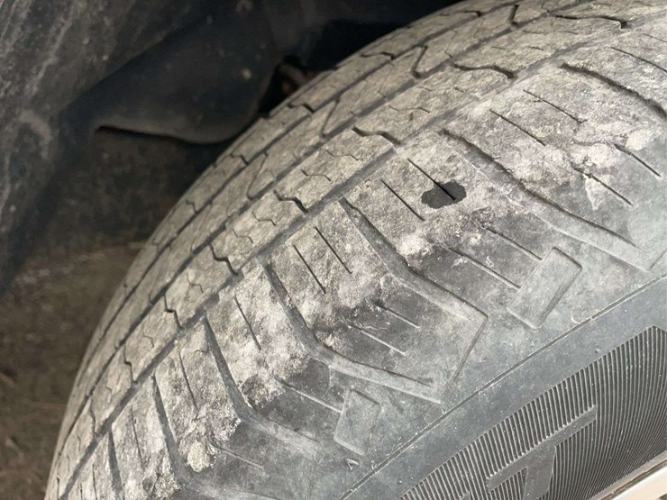 2010-dodge-crew-cab-pickup-image-6