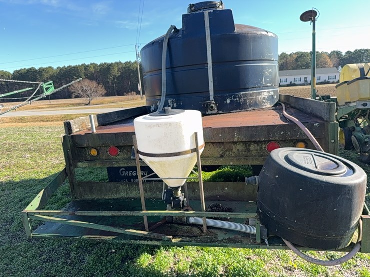 truck-body-with-hydraulic-cylinder,-still-in-place-with-poly-tank,-rinse-tank,-motor,-located-at-107-jernigan-swamp-rd.,-ahoskie,-nc-image-23