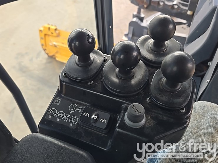 2017-deere-872g-image-164