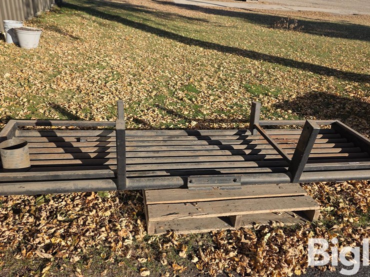 4wd-tractor-rock-box-image-2