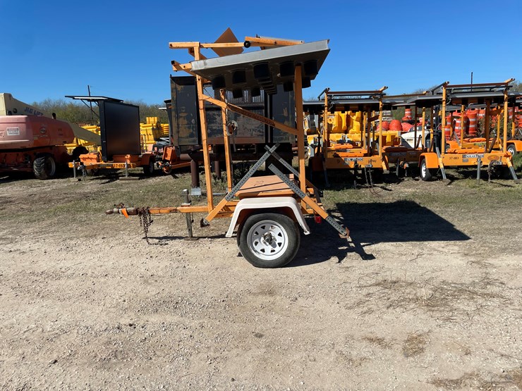 #6324-•-2000-solar-tech-arrow-board-(trailer-#37102),-(no-title)-image-2