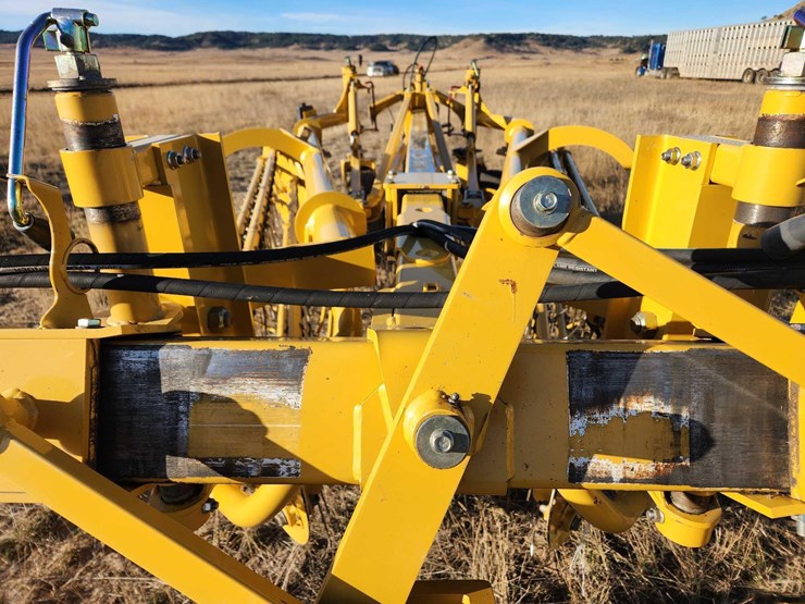 2020-vermeer-r2300-image-35