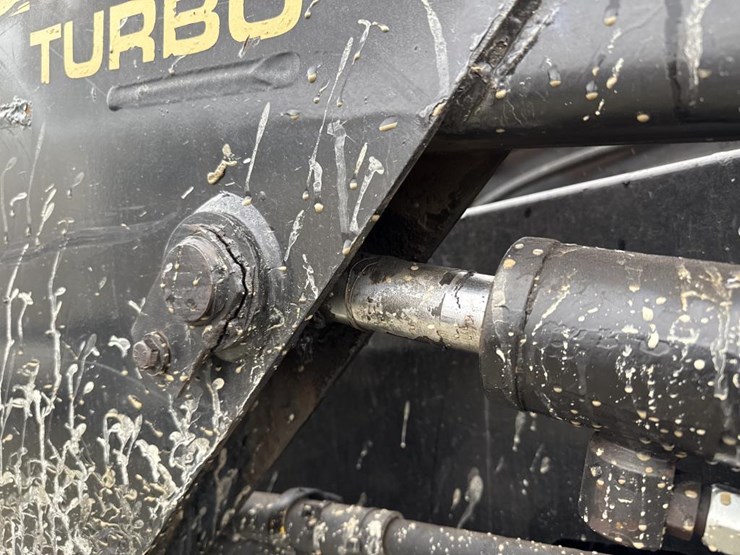 new-holland-lx885-image-27