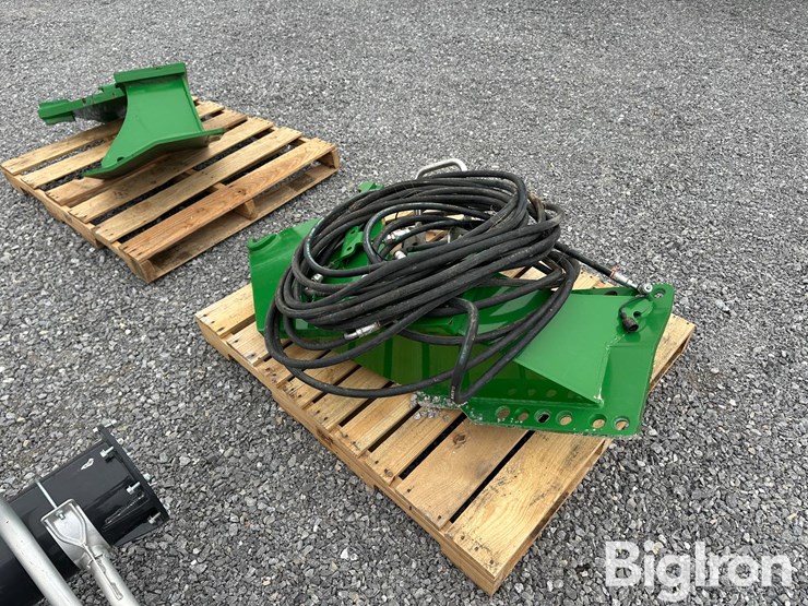 john-deere-7r-loader-brackets-image-6