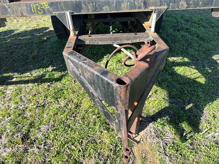 truck-body-with-hydraulic-cylinder,-still-in-place-with-poly-tank,-rinse-tank,-motor,-located-at-107-jernigan-swamp-rd.,-ahoskie,-nc-image-8