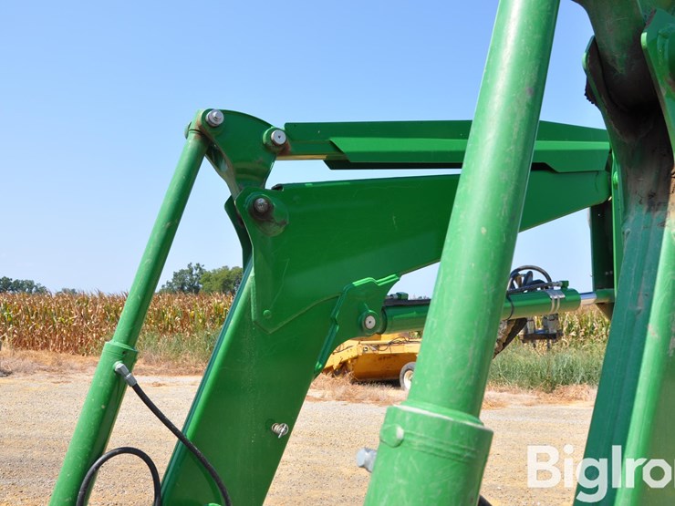 2021-john-deere-700m-image-17