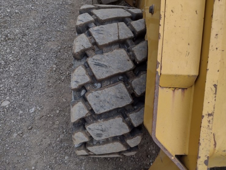 caterpillar-246d-image-21