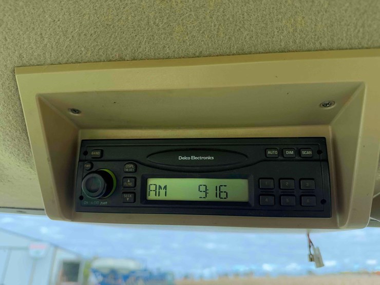 2002-john-deere-9520t-image-48