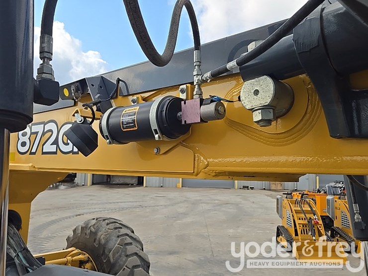 2017-deere-872g-image-33