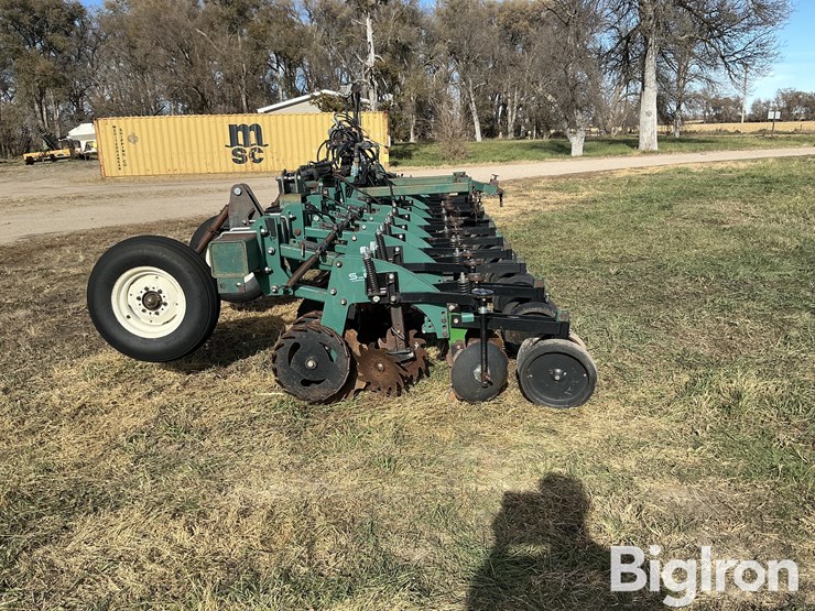 strip-cat-strip-tiller-image-8