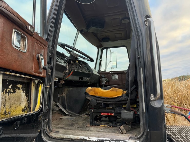 1990-cummins-m11-image-18