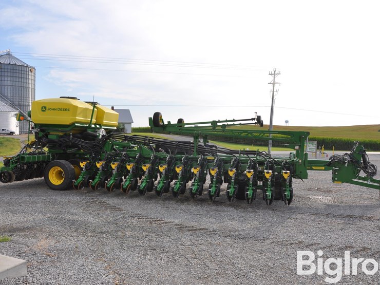 2022-john-deere-db60-image-6