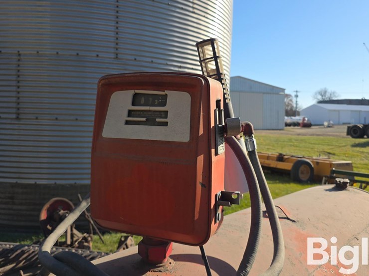 500-gal-fuel-tank-&-pump-image-9