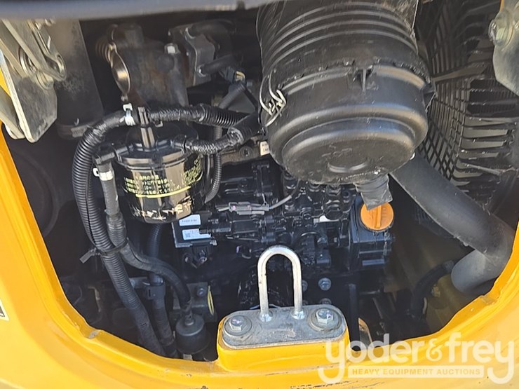 2019-deere-35g-image-47