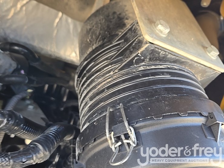 2020-deere-35g-image-59