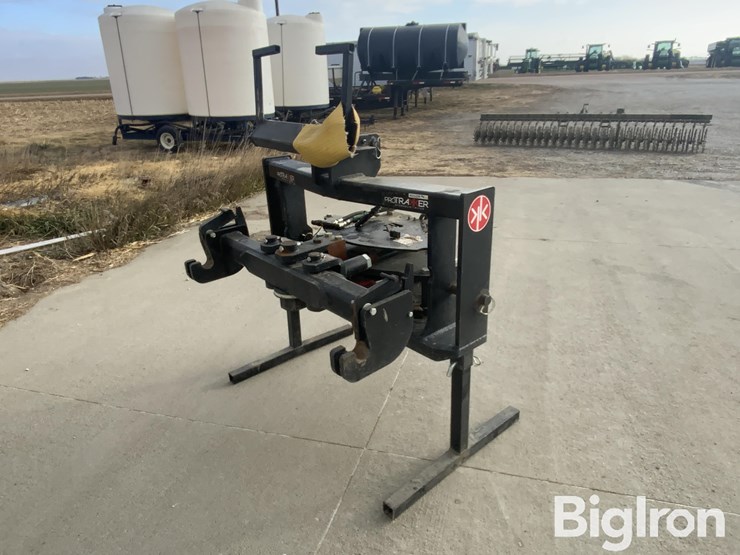 protracker-hydraulic-steering-hitch-image-5