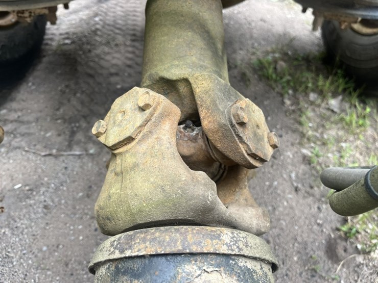 #1633-•-1995-freightliner-usf-1e-sleeper-cab-truck-tractor-image-32