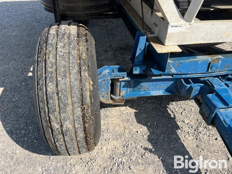 willmar-300-bushel-gravity-wagon-image-19