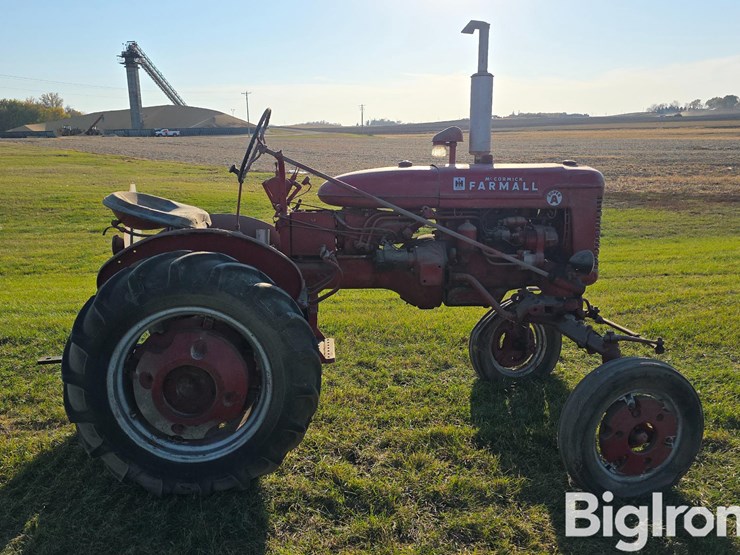 1953-farmall-super-a-2wd-tractor-image-4