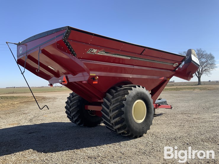 2015-j&m-1120-xtended-reach-grain-cart-image-5