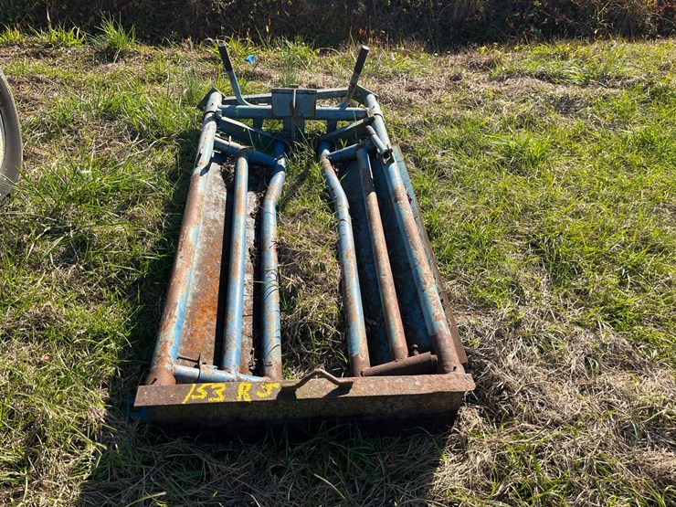 28”-cattle-head-gate-located-at-276-jonestown-road-snow-hill-nc-call-252-531-8061-for-more-info-image-1