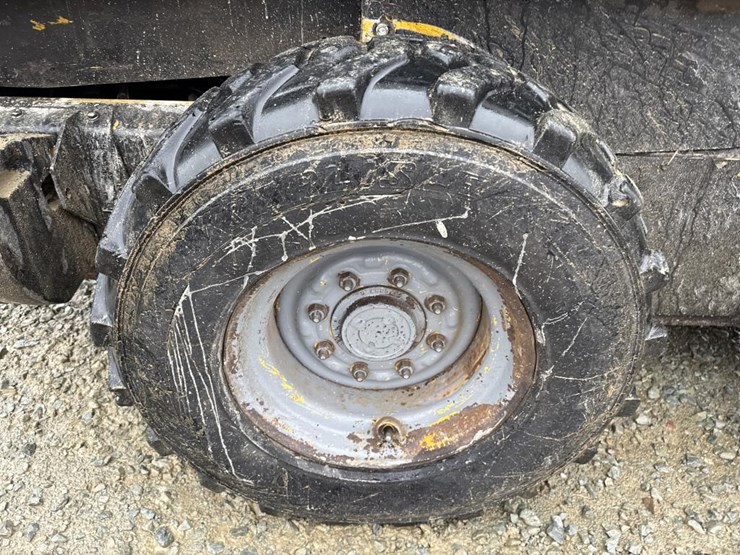 new-holland-lx885-image-57