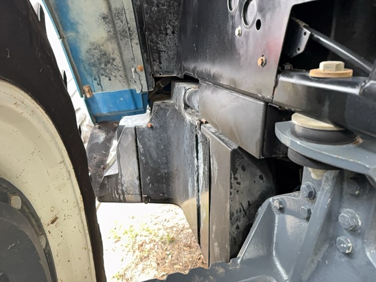 new-holland-8770-image-86