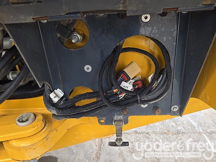 2017-deere-872g-image-129