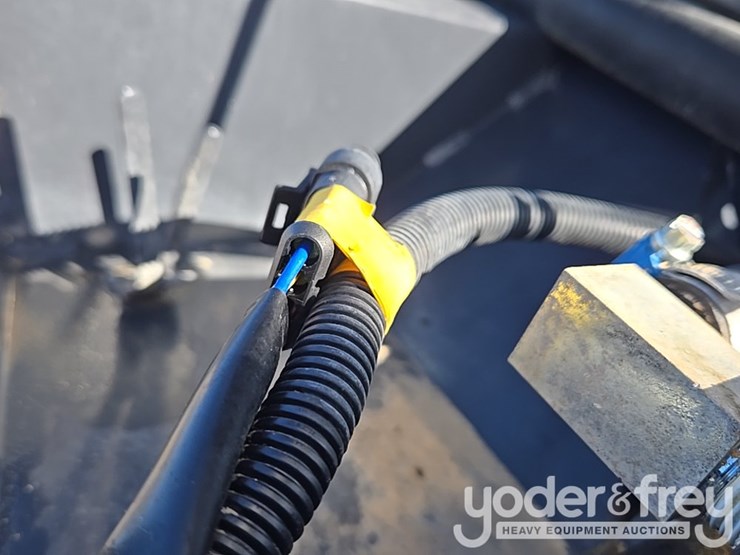 2022-yanmar-vio80-image-85