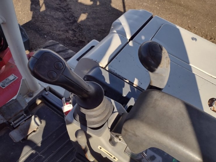 takeuchi-tb250-image-8