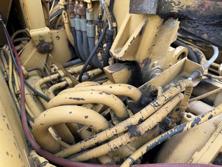 caterpillar-613b-image-42