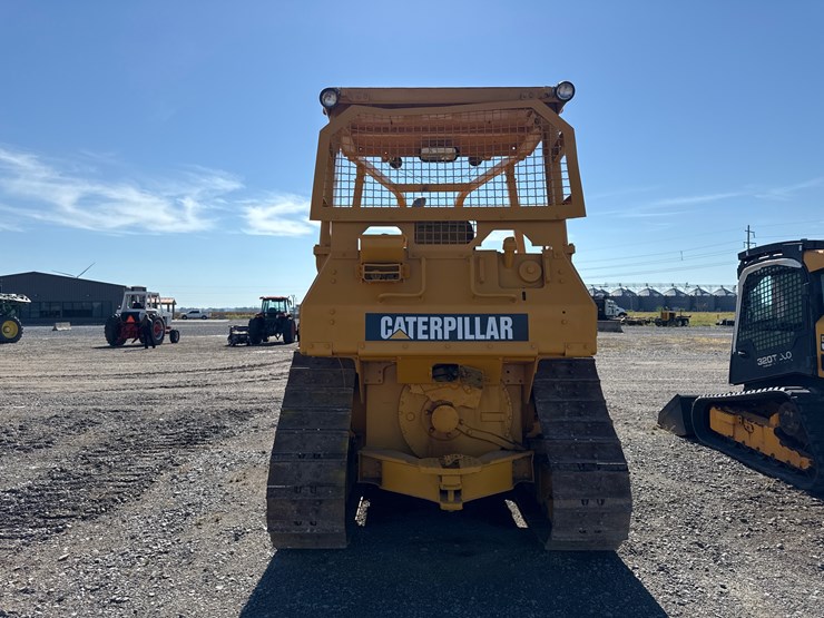 caterpillar-d4h-image-5