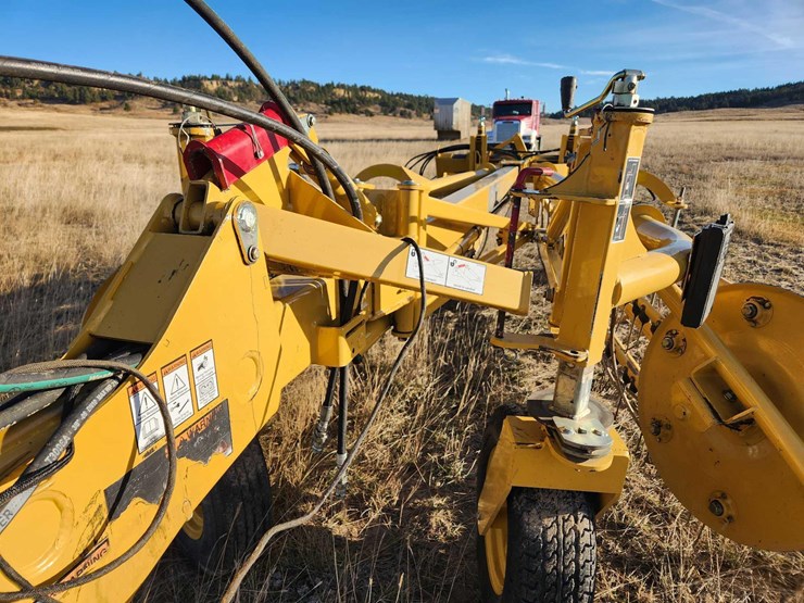 2020-vermeer-r2300-image-34