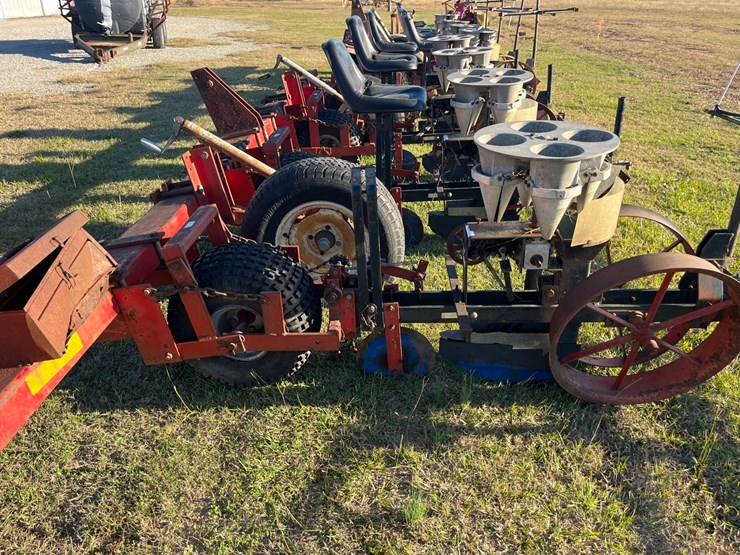 4-row-set-mechanical-6000-carosel-transplanters-on-a-210”x4”x7”-bar-located-at-1244-vandiford-thomas-rd-snow-hill-n-c--call-252-531-8061-for-info-image-1