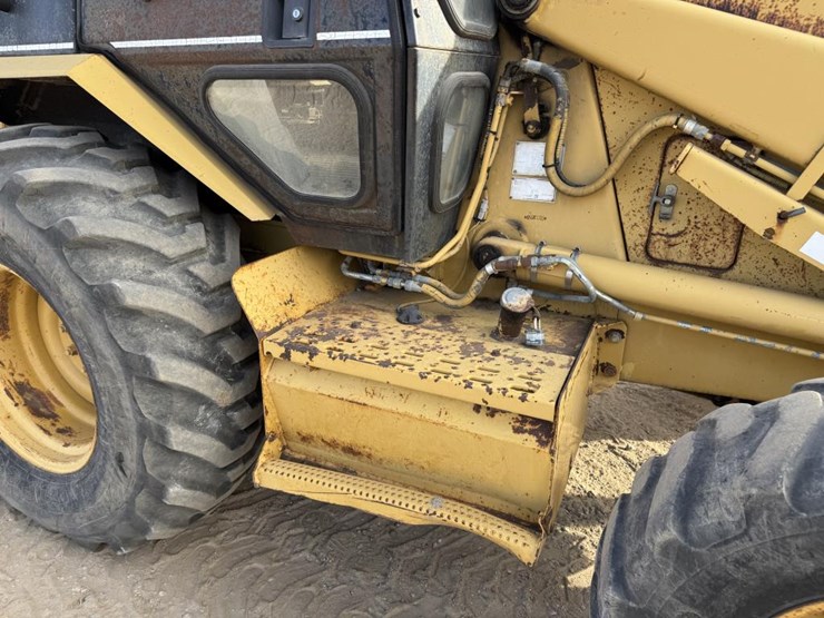 caterpillar-416b-image-23